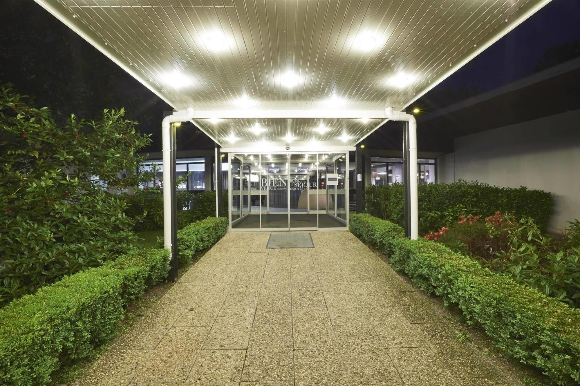 Kyriad Montchanin Le Creusot Exterior photo
